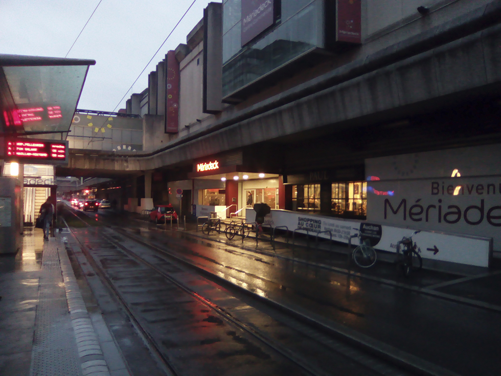 bordeaux, station, tramway, centre, meriadeck, matin, pluie, photo armand neble, AN-GRAFIK © 2017
